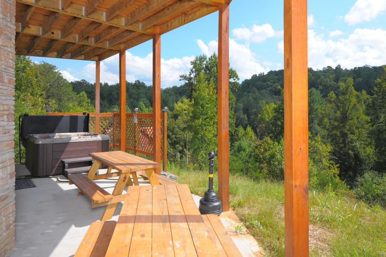 Ridge View Lodge Nature And Mountain View - Hot Tub - Firepit - Yard - Games Gatlinburg Exterior photo