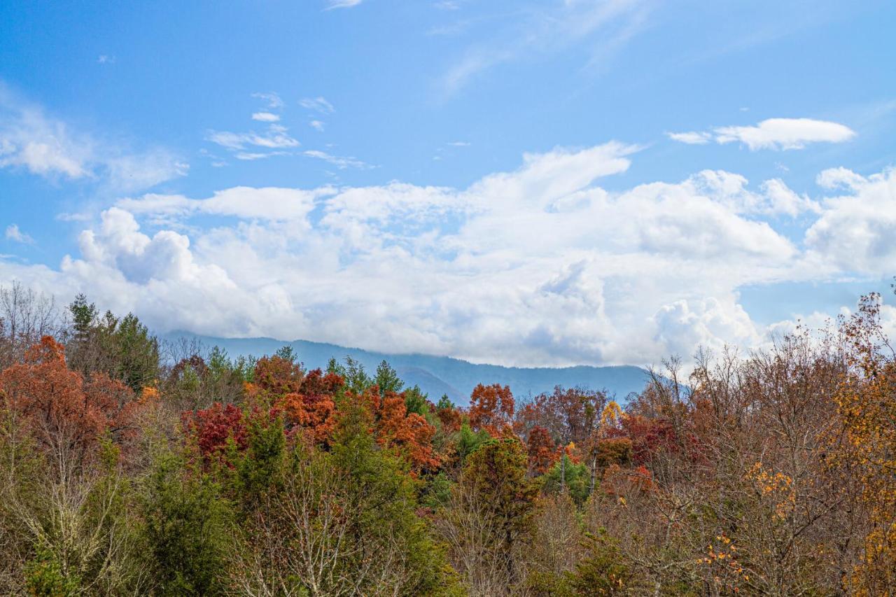 Ridge View Lodge Nature And Mountain View - Hot Tub - Firepit - Yard - Games Gatlinburg Exterior photo