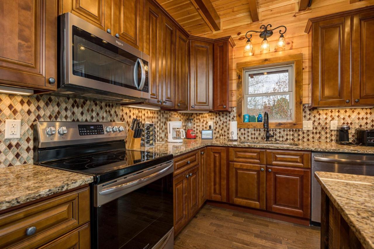 Ridge View Lodge Nature And Mountain View - Hot Tub - Firepit - Yard - Games Gatlinburg Exterior photo