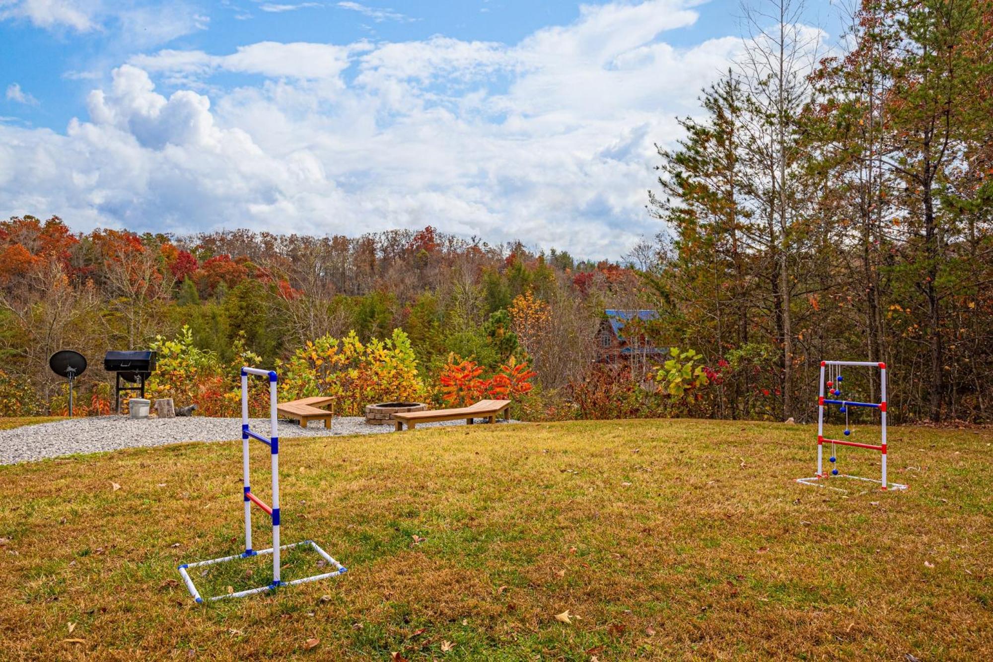 Ridge View Lodge Nature And Mountain View - Hot Tub - Firepit - Yard - Games Gatlinburg Exterior photo