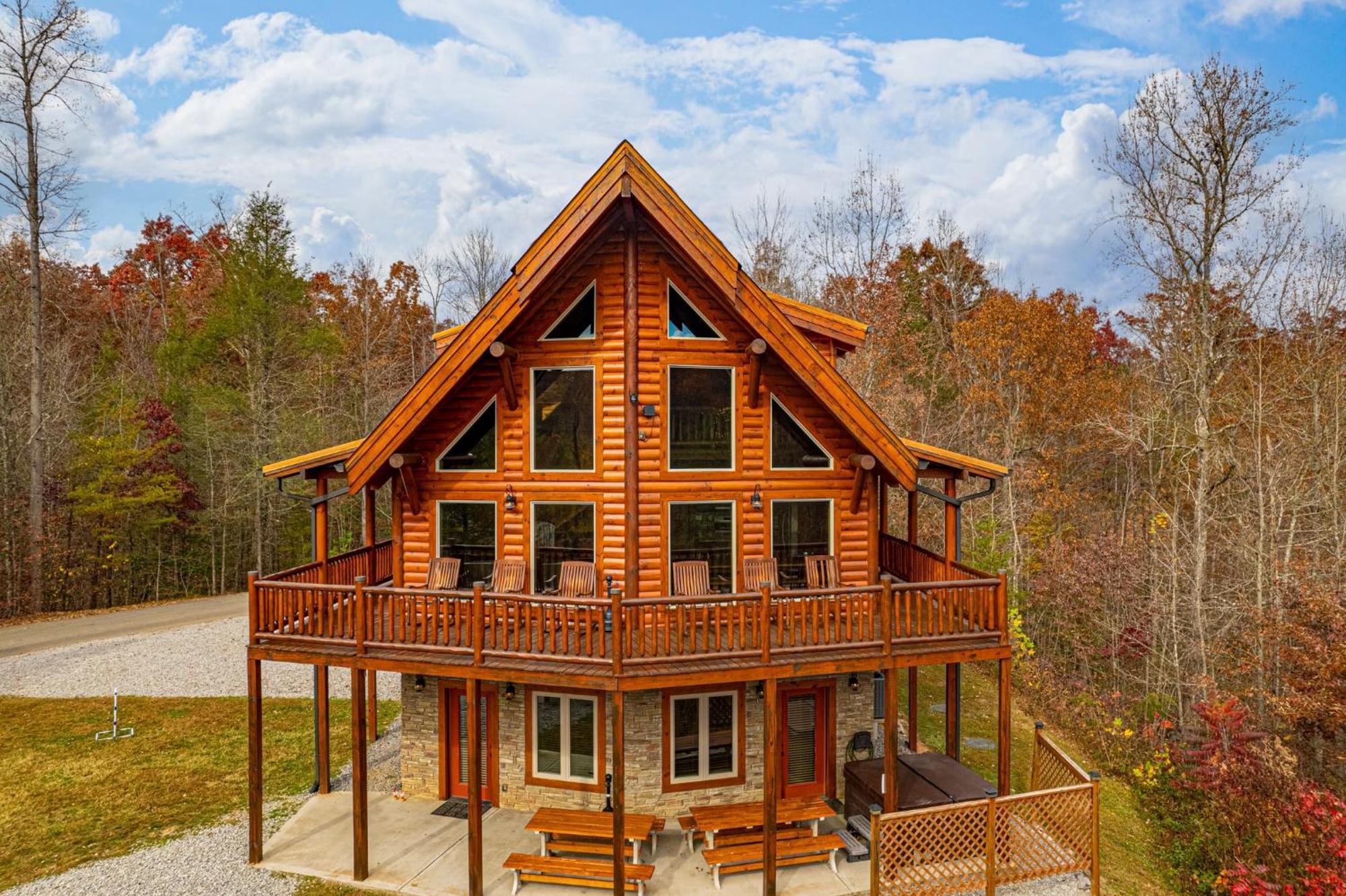 Ridge View Lodge Nature And Mountain View - Hot Tub - Firepit - Yard - Games Gatlinburg Room photo